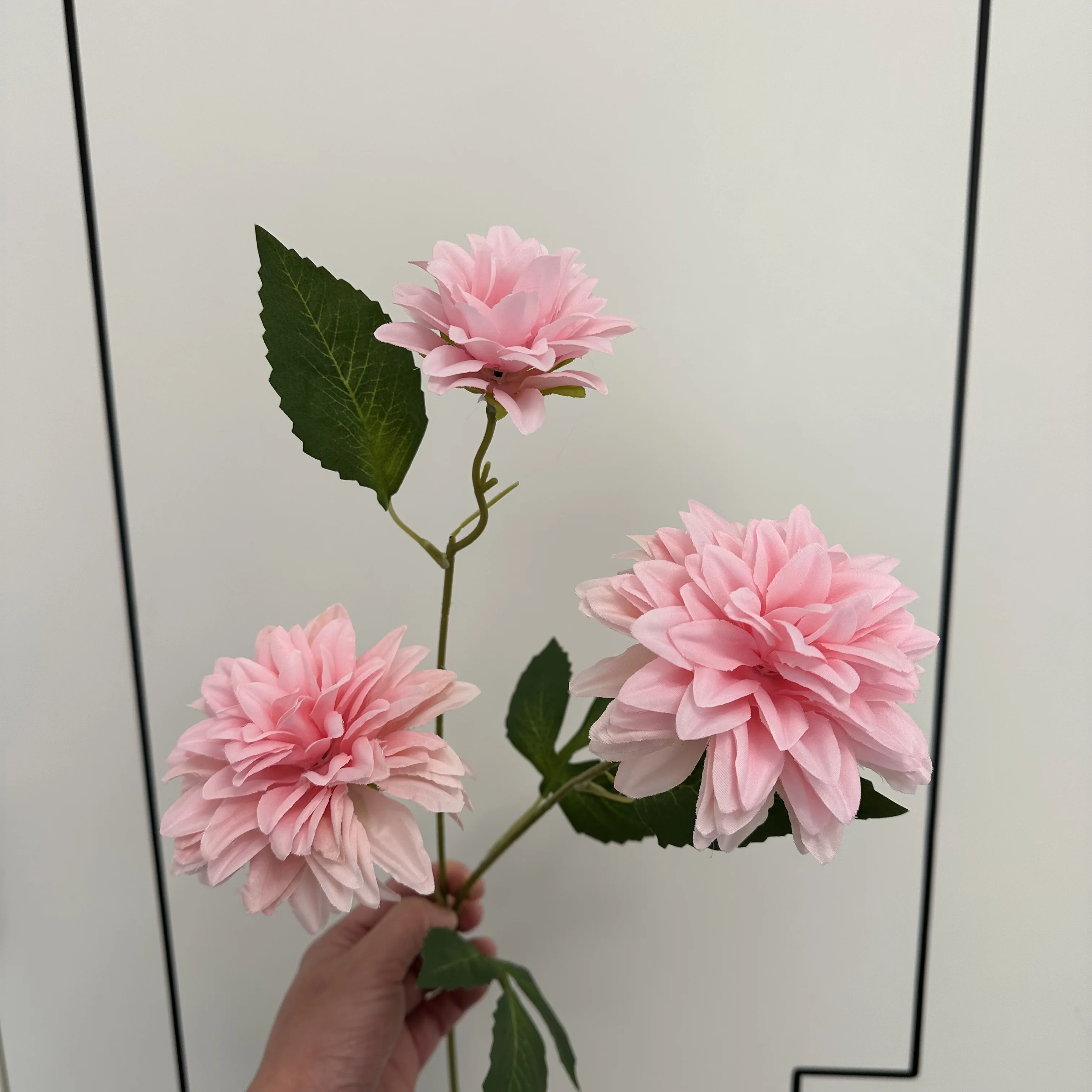 Realistische Seiden-Dadlias für Hochzeit, Party, Weihnachtskranz, Geburtstag, DIY, Zuhause, Büro, Vase, Dekoration, künstliche Blume – Detail 6