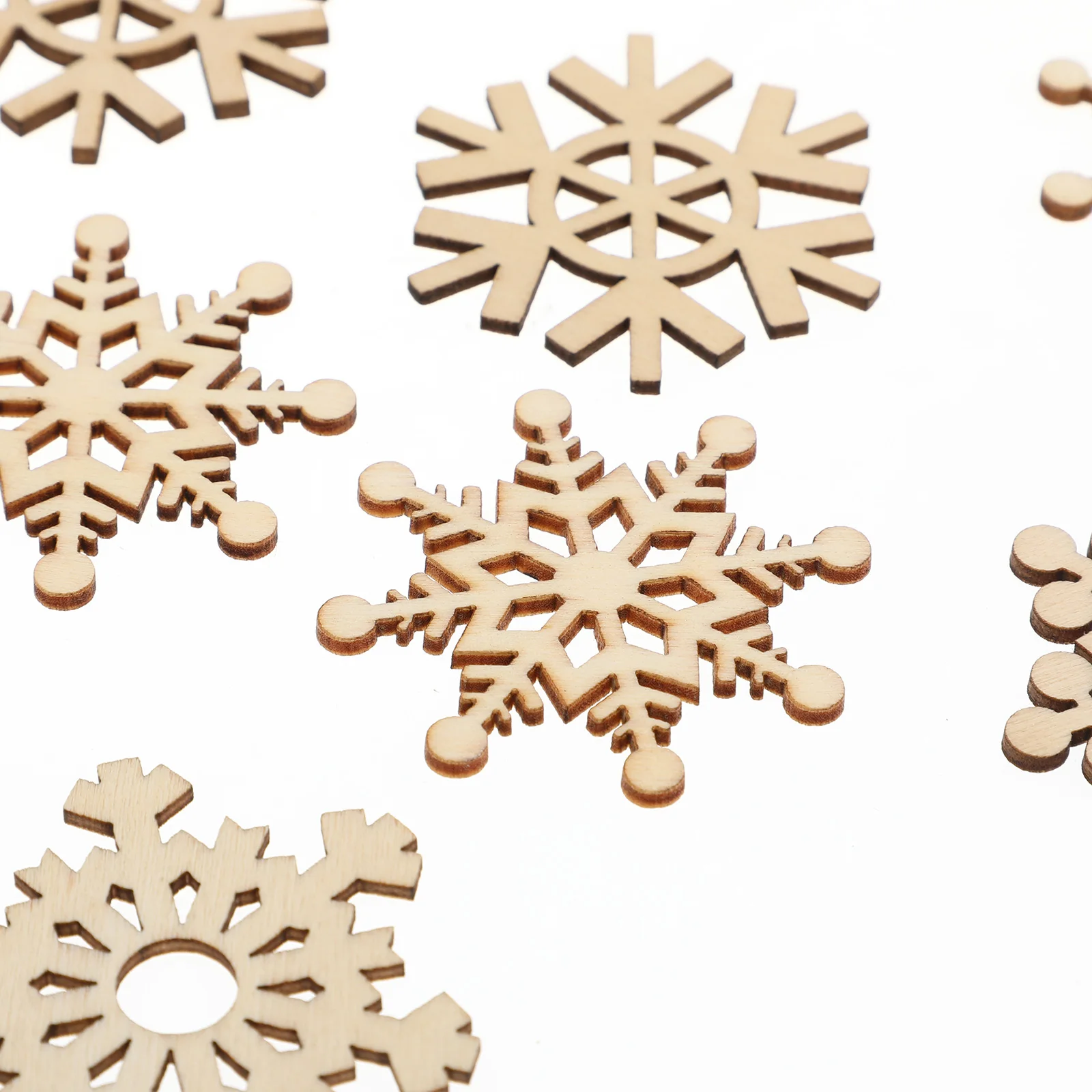 

60 Pcs Snowflake naments Jumbo Hanging Tags Creative Decorative Pendants Snowflake Pendant Christmas Home Festive Gifts
