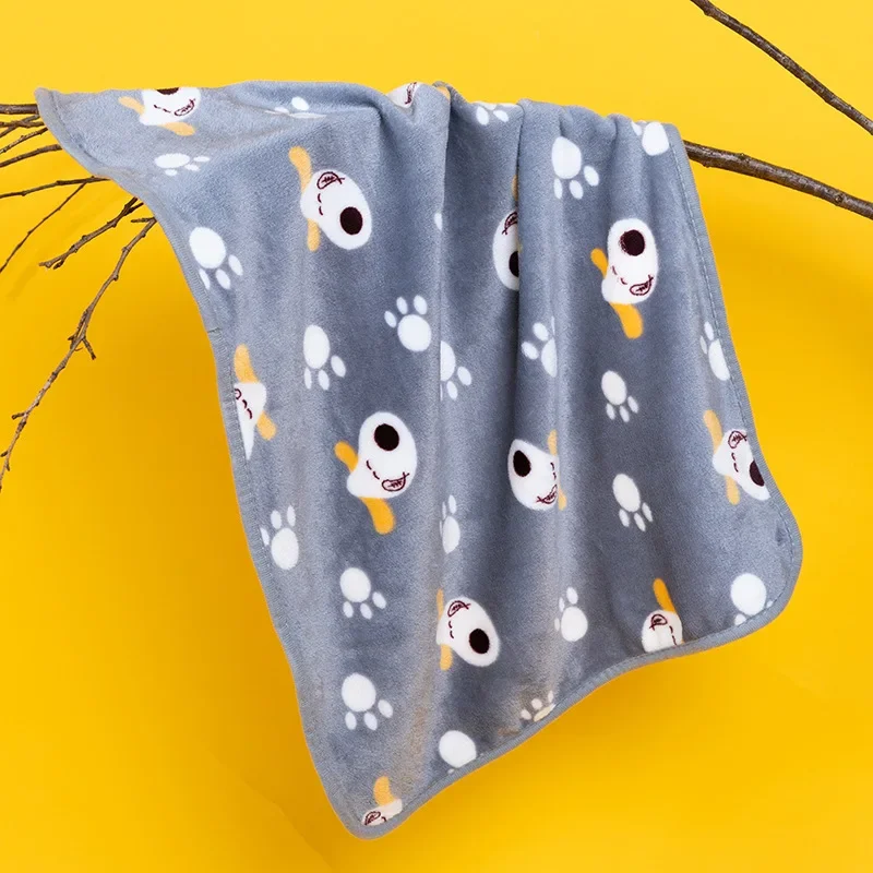 Soft Fluffy Pet Blanket Winter Warm Dog Blanket Cute Pet Bed Sheet Warm and Comfortable Cat and Dog Cushion Blanket Pet Supplies