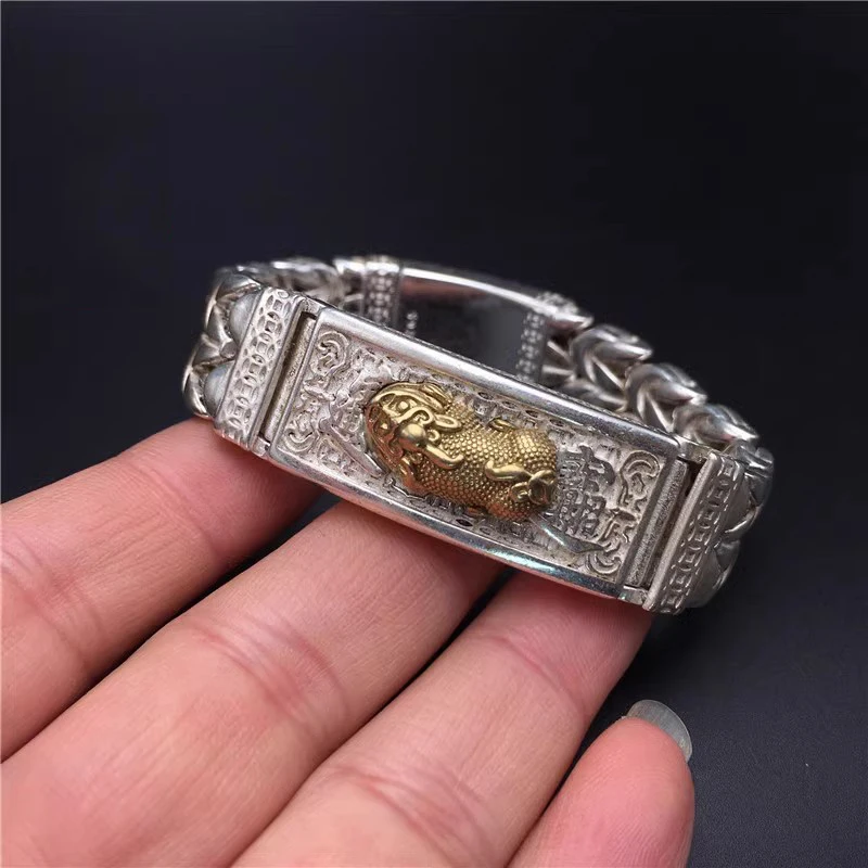 Exquisite Chinese Tibetan silver hand-hollowed pixiu amulet auspicious transfer bracelet arrogant gift