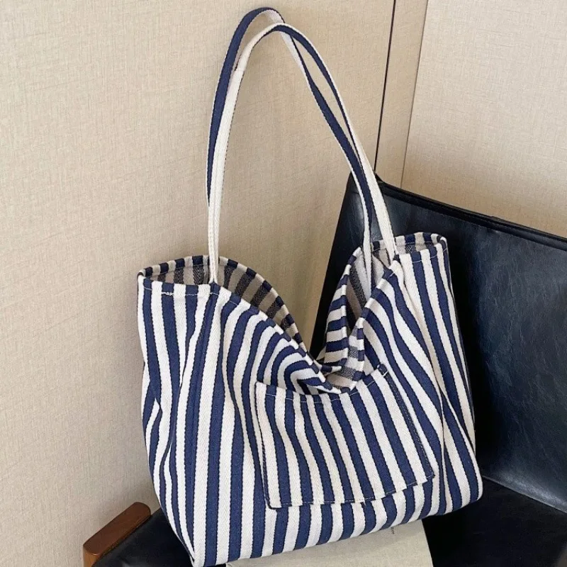 

2025 New Fashion Small Fresh Striped Beach Bag Summer Casual Large Capacity Tote Shoulder Bag