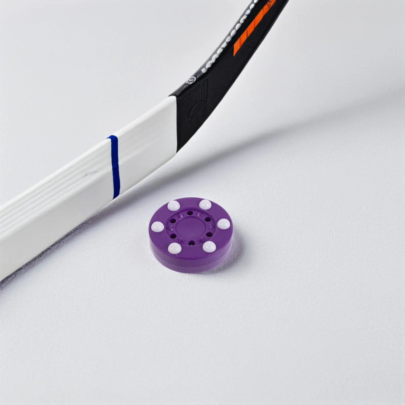 2Pcs Street Hockey Puck 6-Ball Roller Design Low Friction Anti-Bounce Quiet Practice Asphalt Driveway Hockey Training