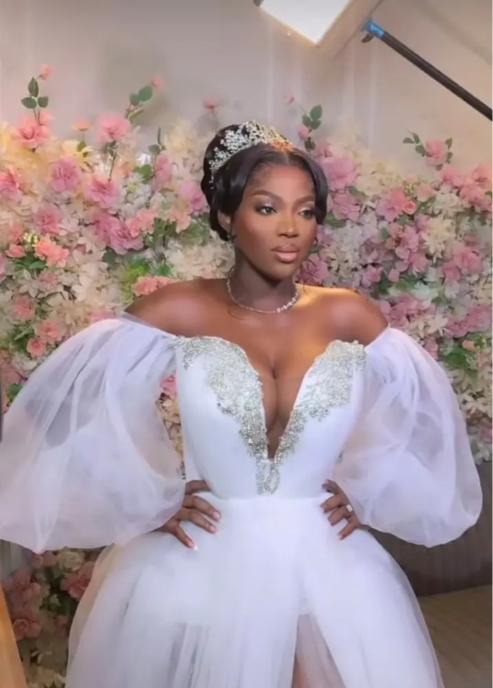 Vestidos de novia africanos de manga larga con hombros descubiertos para boda, vestidos de novia blancos con abertura lateral, tul de cristal