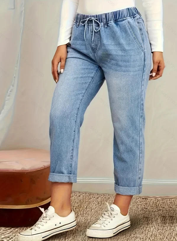 

Light blue denim, cropped pants, elastic waistband with drawstring