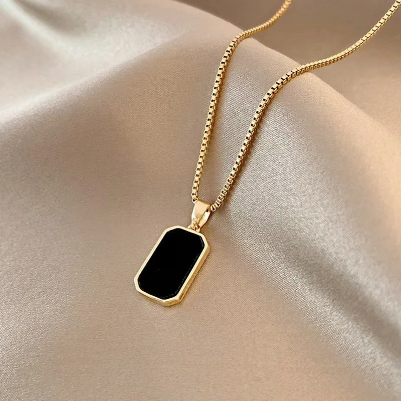 Fashion Exquisite Love Women's Necklace, imple Style Alloy Love Clavicle Pendant, Suitable For Temperament Women Jewelry Gifts image 5