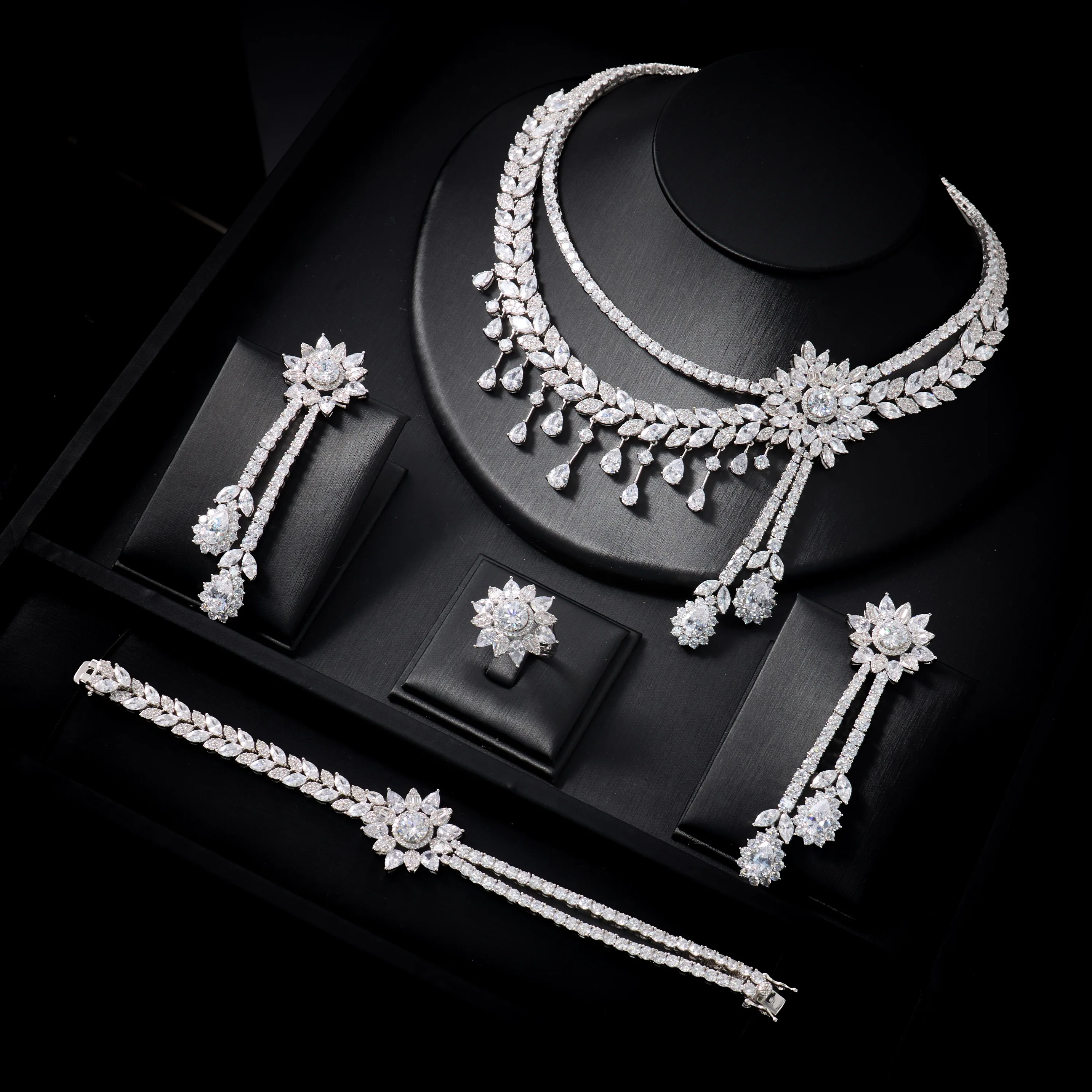 241101 Luxury Women Necklace Sets Cubic Zirconia Bridal Big 4 pcs Jewelry Wedding Engagement Party Festival Jewel Accessory