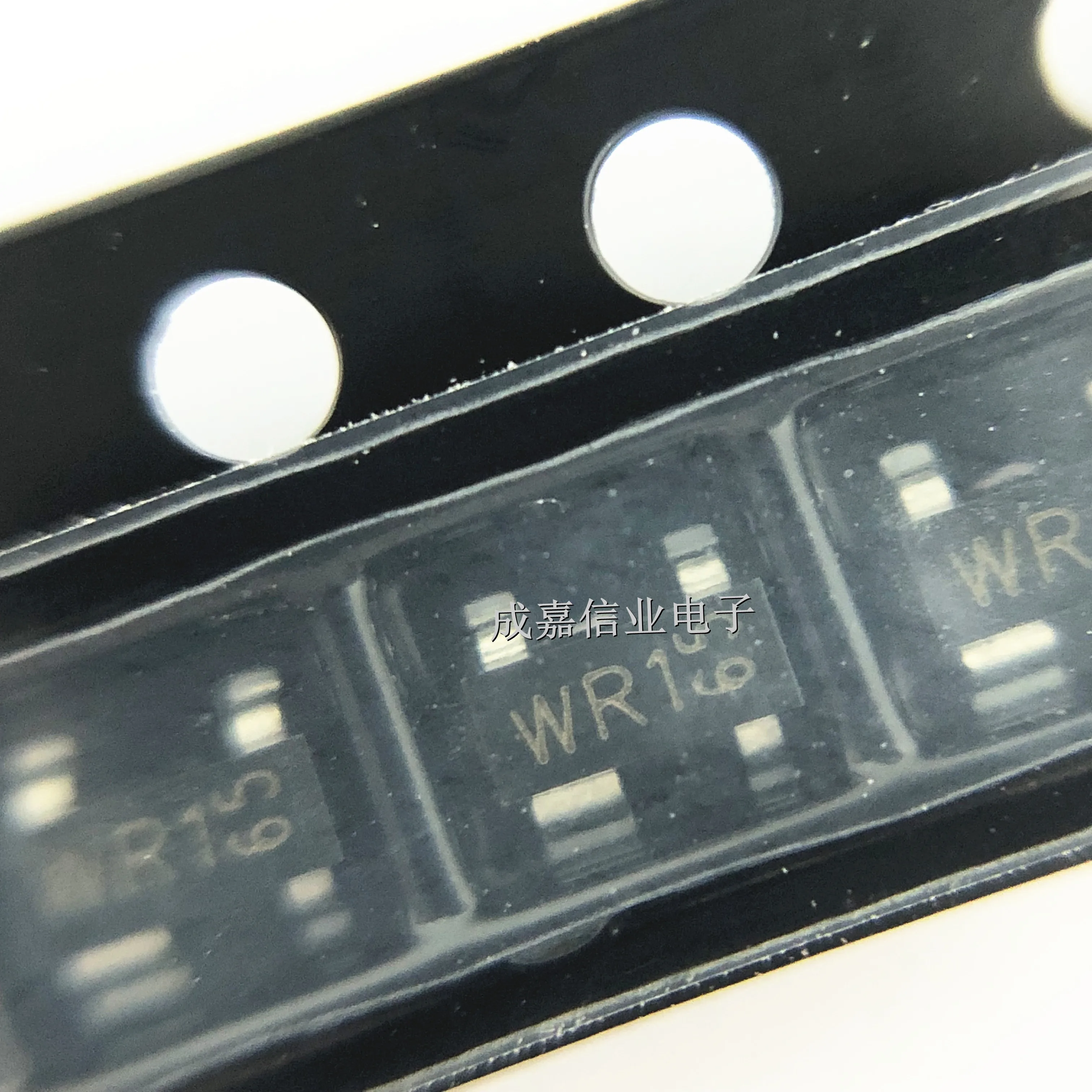 10pcs/Lot PRTR5V0U2X,215 SOT-143-4 MARKING;WR1 ESD Protection Diodes / TVS Diodes Operating Temperature:- 40 C-+ 85 C