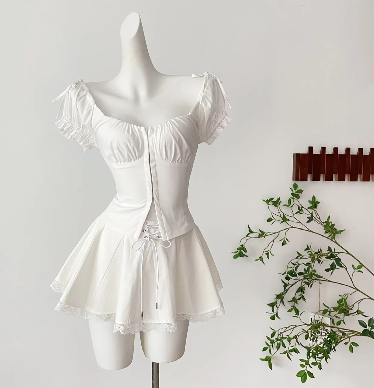

Summer Women Mori Girl Idols Shoujo Gyaru Coquette Sweet 2000s Outfits 2 Piece Set Short Sleeve Crop Shirt + Lace Mini Skirt