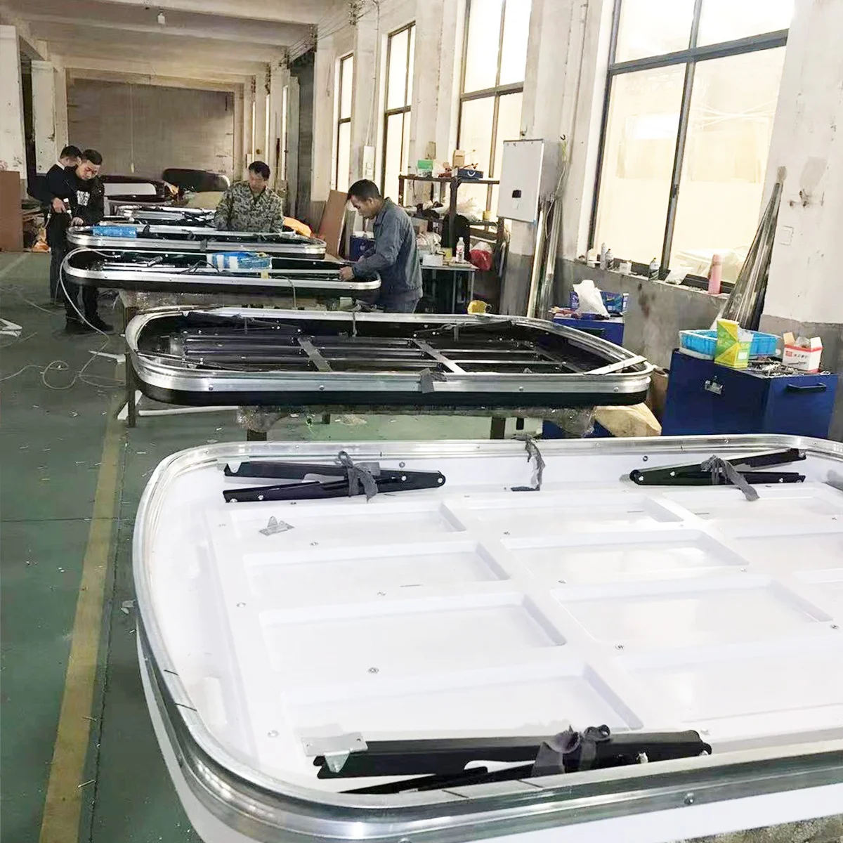 280gs cotton Ultraviolet-proof 1.6m Rollover Design Automatic 2 Person Rooftop Tent ABS Hard Shell for Outdoor