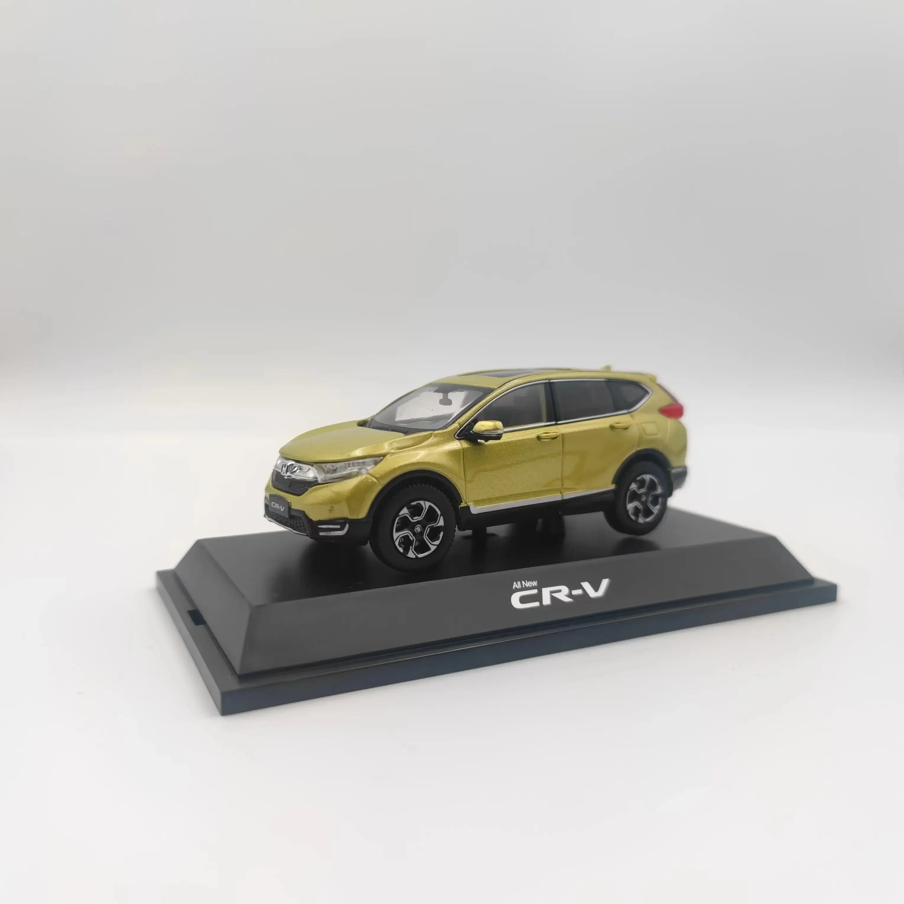 

Diecast 1:43 Scale Honda CR-V 2017 style City SUV Alloy Off-road vehicle model Collectible Toy Gift Souvenir Display No Box