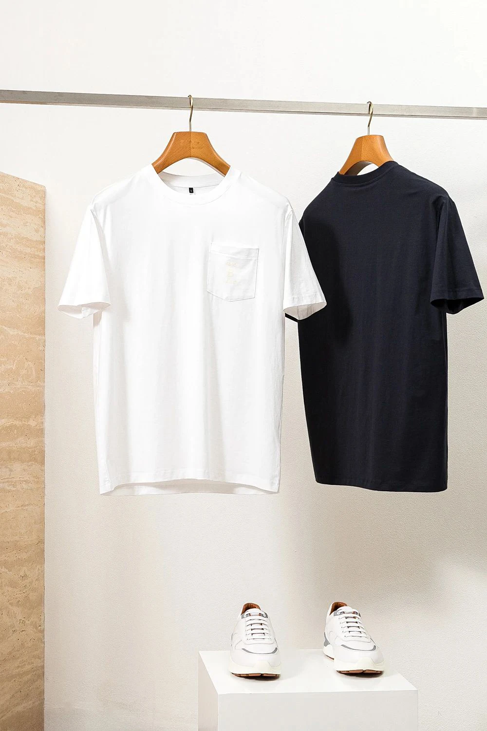 

Gift Bag Included! Summer Men's High-End round Ne ort Sve T-irt Stand Fit Faion Urban Sle ort Sve round ...