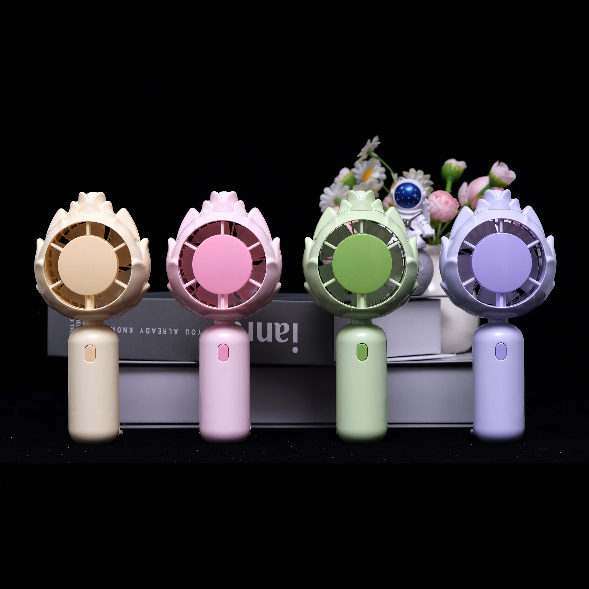 مروحة محمولة على شكل فاكهة التنين - 3 أوضاع للرياح، حلقة تعليق مدمجة، |   لطيف وعملي. YM88205