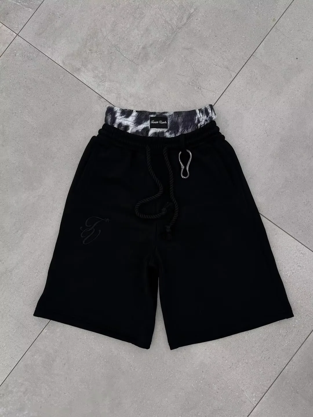 Minimalist Mens Drawstring Embroidery Two Piece Casual Shorts with Pink Lining Letter Drawstring Design Loose Versatile Summer