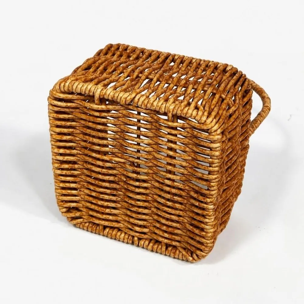 Portable Rattan Woven Basket Mini Handheld Handle Storage Basket Farmhouse Style Rectangular Round Shape Gift Basket