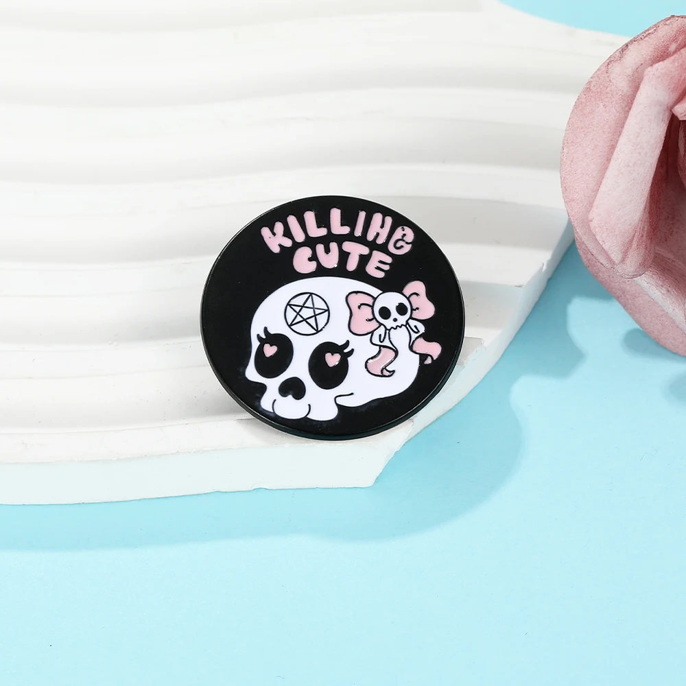 Killing Cute Skull Round Pins Skeleton Head Bowknot Heart Eyes Pattern Enamel Brooches Valentine's Day Jewelry Gift