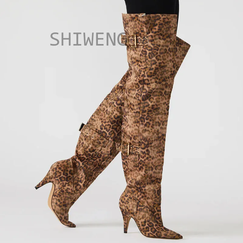 

2025 пикантные женские высокие сапоги до бедра с острым носком, туфли-лодочки на шпильке, ботильоны выше колена, молния, ремешок с пряжкой, панк 44