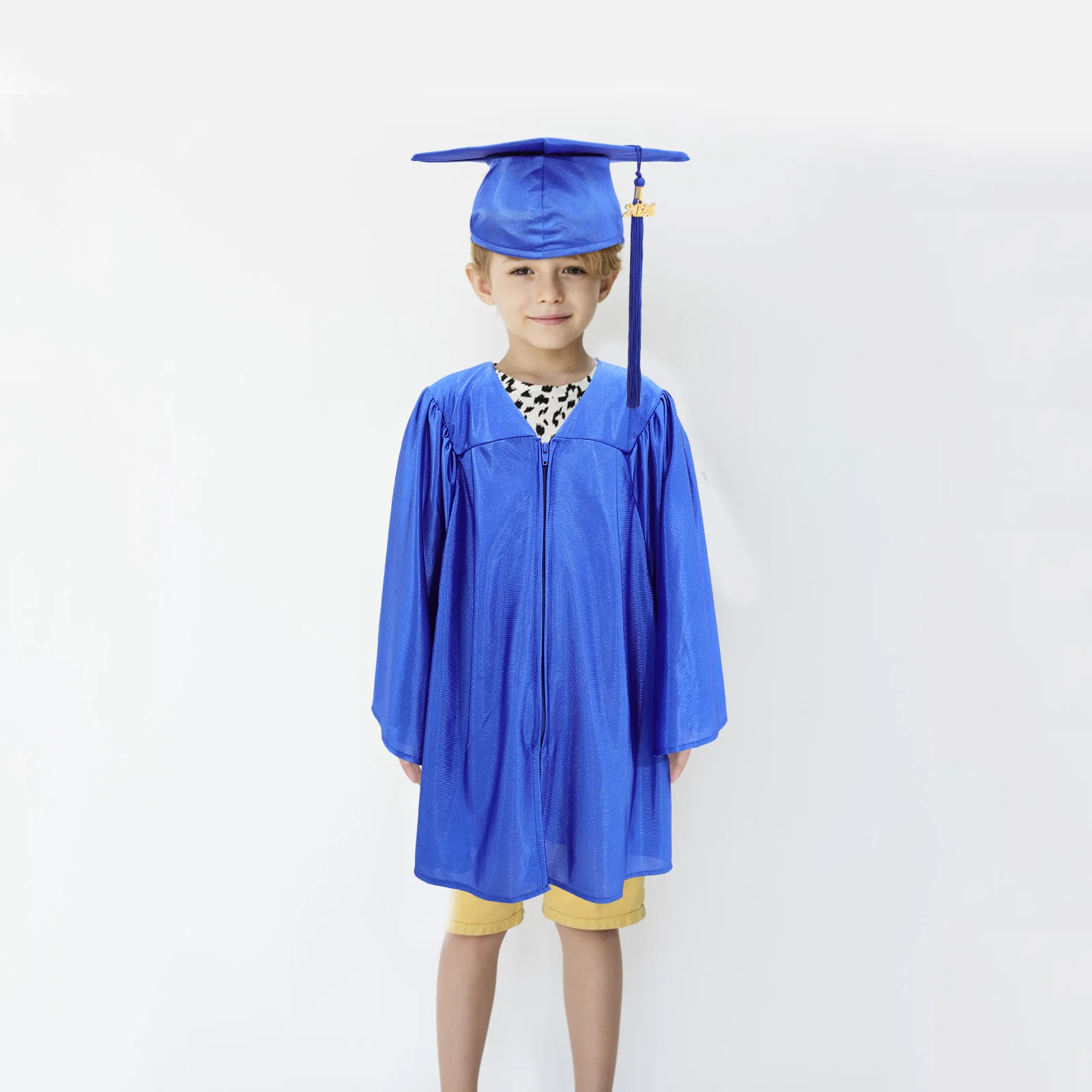 

1Set Graduation Cap Gown Set 2024 Kids School Graduation Outfit Hidden Zipper Tassel Adjustable Cap and Gown Caps and Gowns