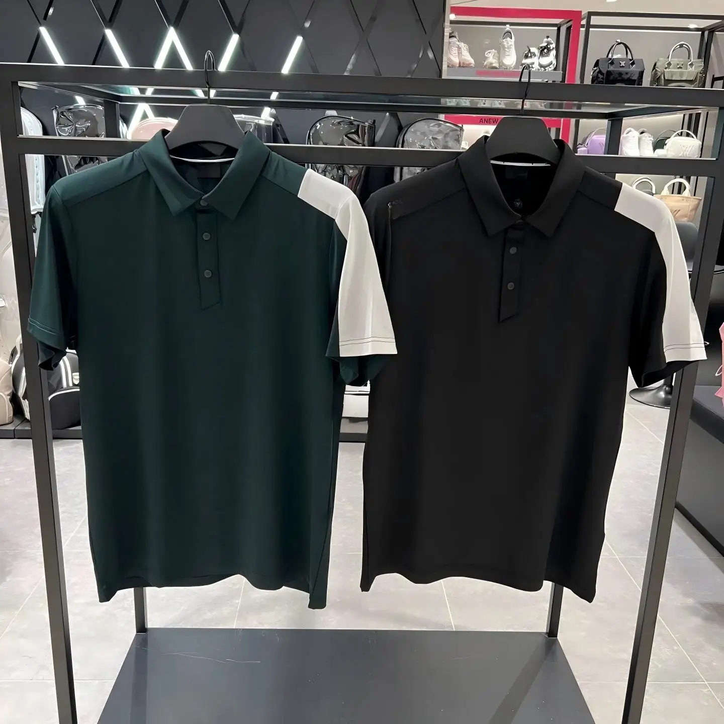 New Men's Golf Apparel: Color-Blocked Short-Sleeve Shirt with Contrasting Color Seams at the Cuffs—Stylish and Versatile