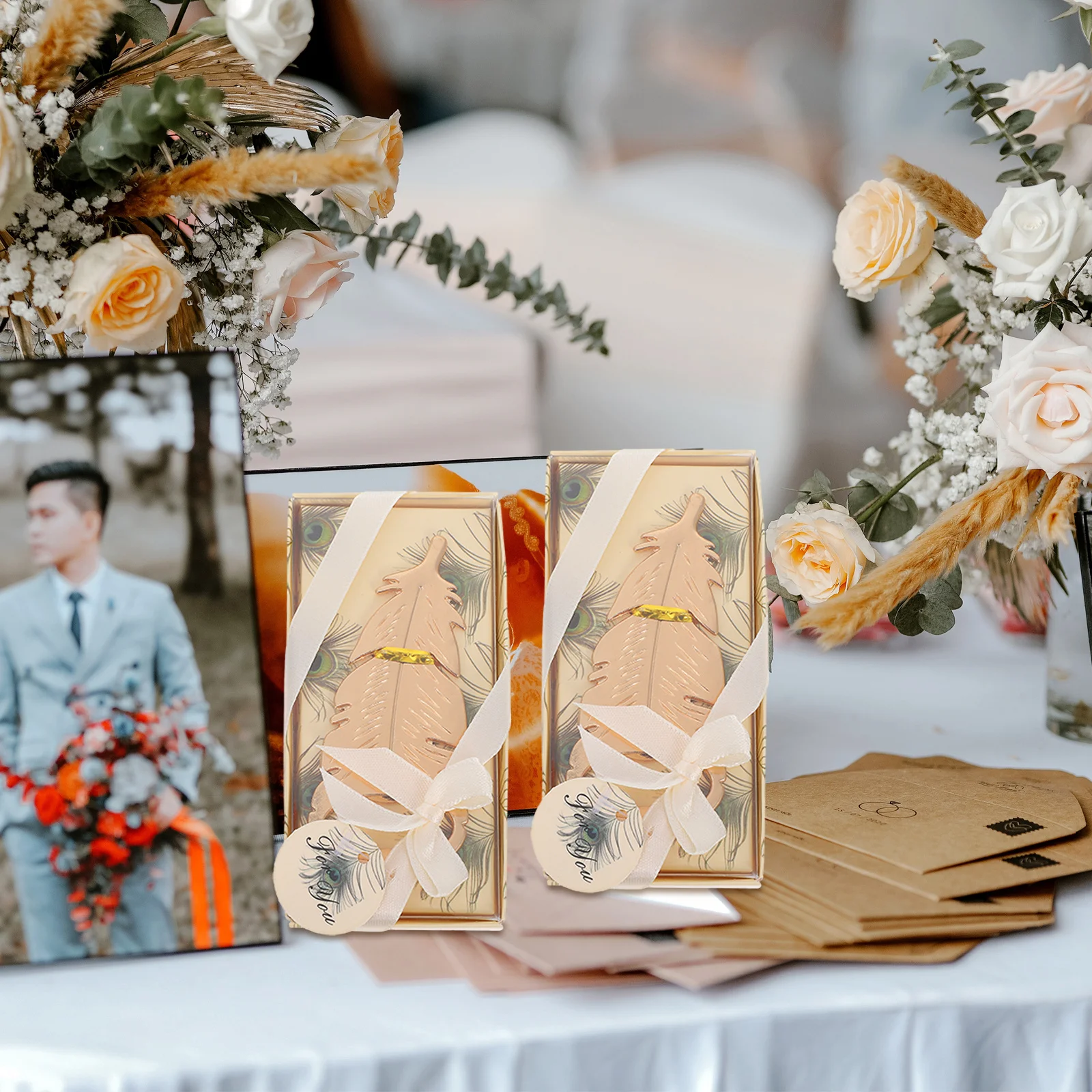 

4Pcs Wedding Party Bottle Opener Plume Shape Compact Alloy Multi-Function Wine Beer Opener Useful Souvenirs Wedding Favors