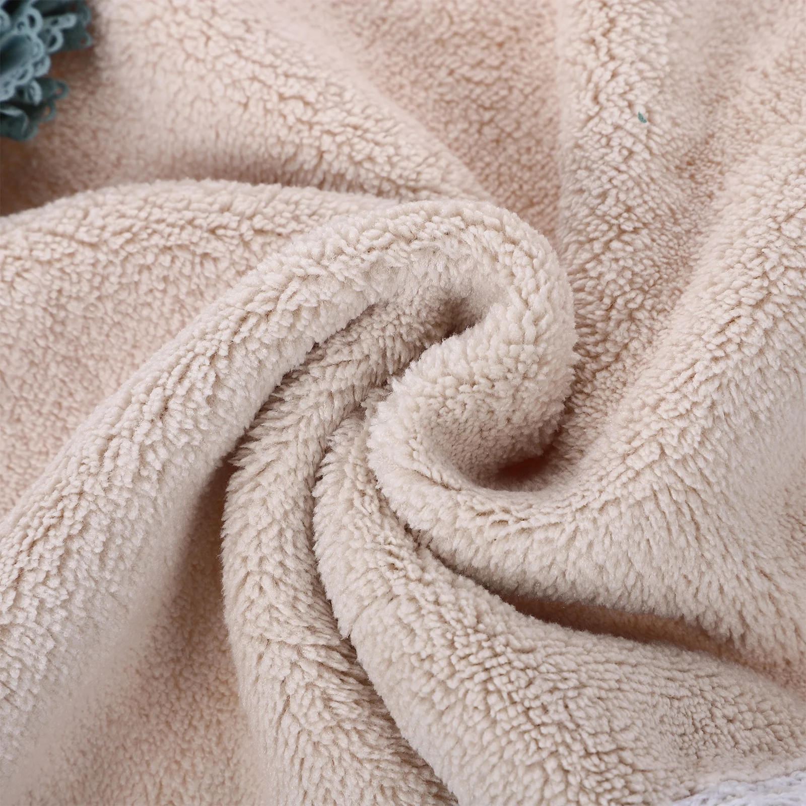 

1Pcs Round Hand Towel Coral Fleece Quick Drying Absorbent Hanging Kitchen Small Soft Reusable