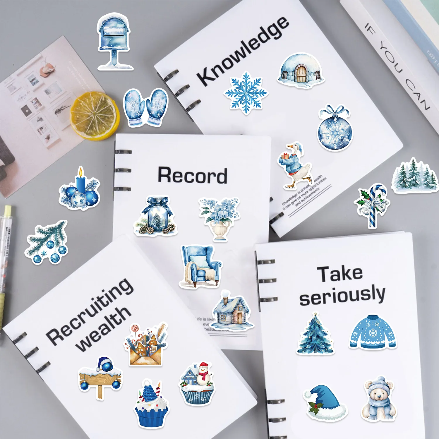 10/30/50PCSการ์ตูนสีฟ้าฤดูหนาวสติกเกอร์สติกเกอร์ตลกDecalsตกแต่งDIYสเก็ตบอร์ดโทรศัพท์โน้ตบุ๊คจักรยานGraffitiของขวัญ