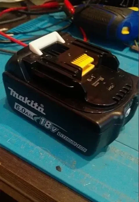 

Аккумуляторы и зарядные устройства для шуруповертов Makita 18В (модели BL1860, BL1850B, BL1850, BL1840, BL1830) – сменные батареи для электроинструментов 2026 года