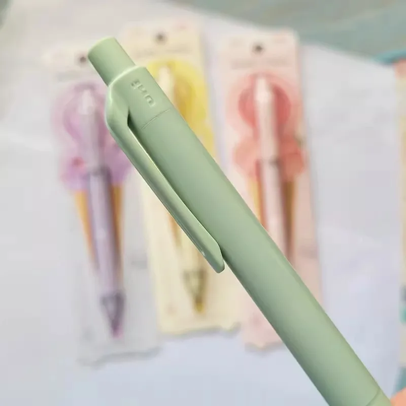 UNI Kuru Toga M5-KS Modèle Auto Plomb Rotation 0.5mm Porte-mines