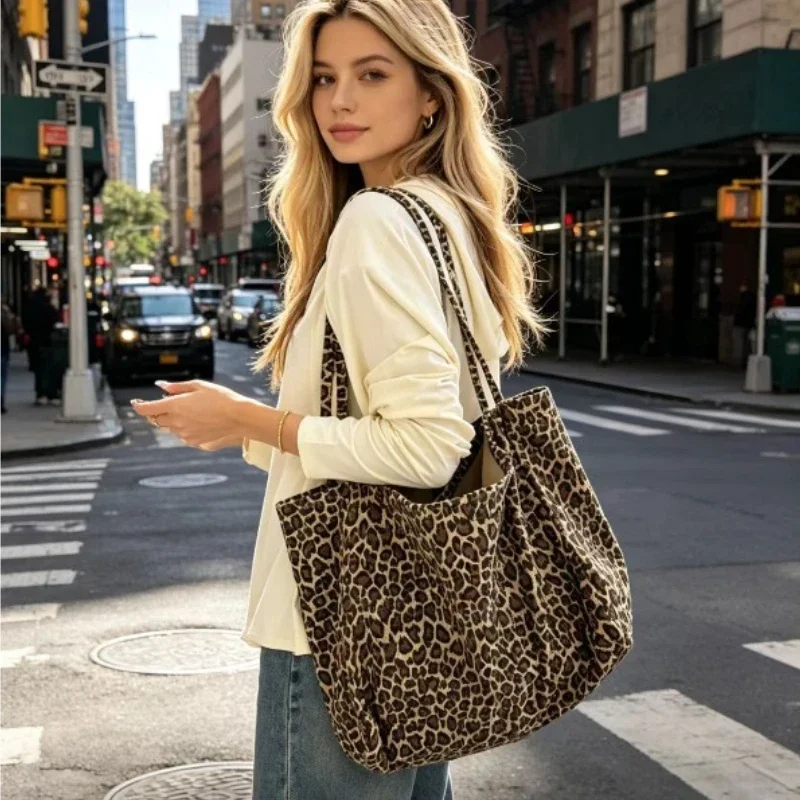 2026 Large Capacity Lazy Leopard Print Canvas Shoulder Bag Versatile Japanese Korean Style Practical Ins Slack