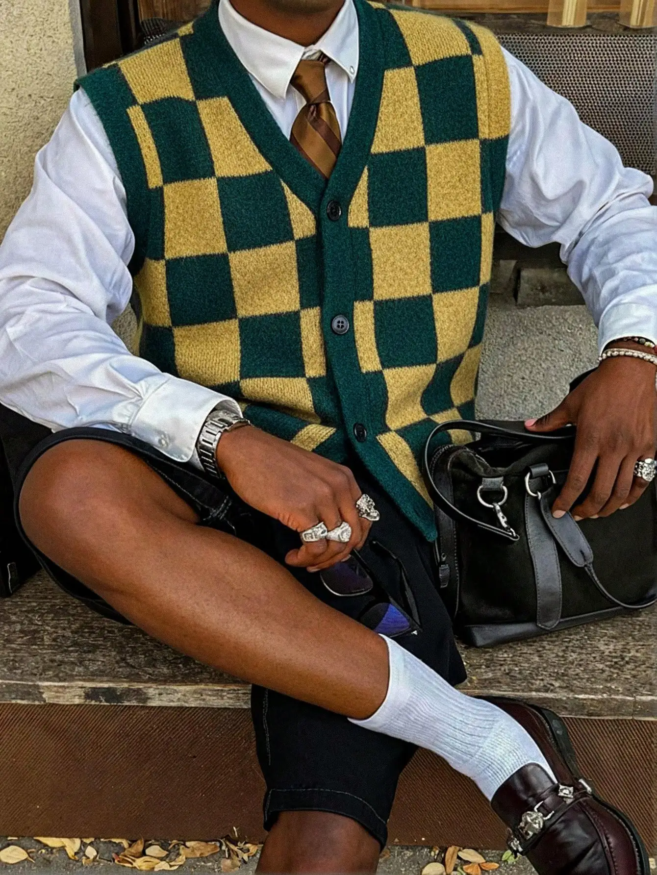 

Spring, Autumn, and Winter Unisex European and American Style Casual Commuting Versatile Plaid Textured Jacquard Pattern Sleeveless Oversized Vest with Button Front Knit Loose Sweater