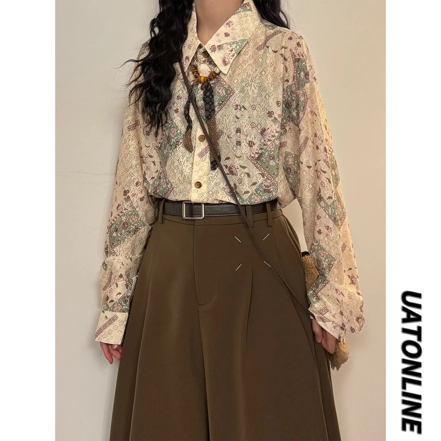 

UATONLINE2026 Весенняя женская рубашка в американском ретро-стиле с художественным кружевным принтом, свободного кроя, с длинными рукавами, модная, с воротником на пуговицах