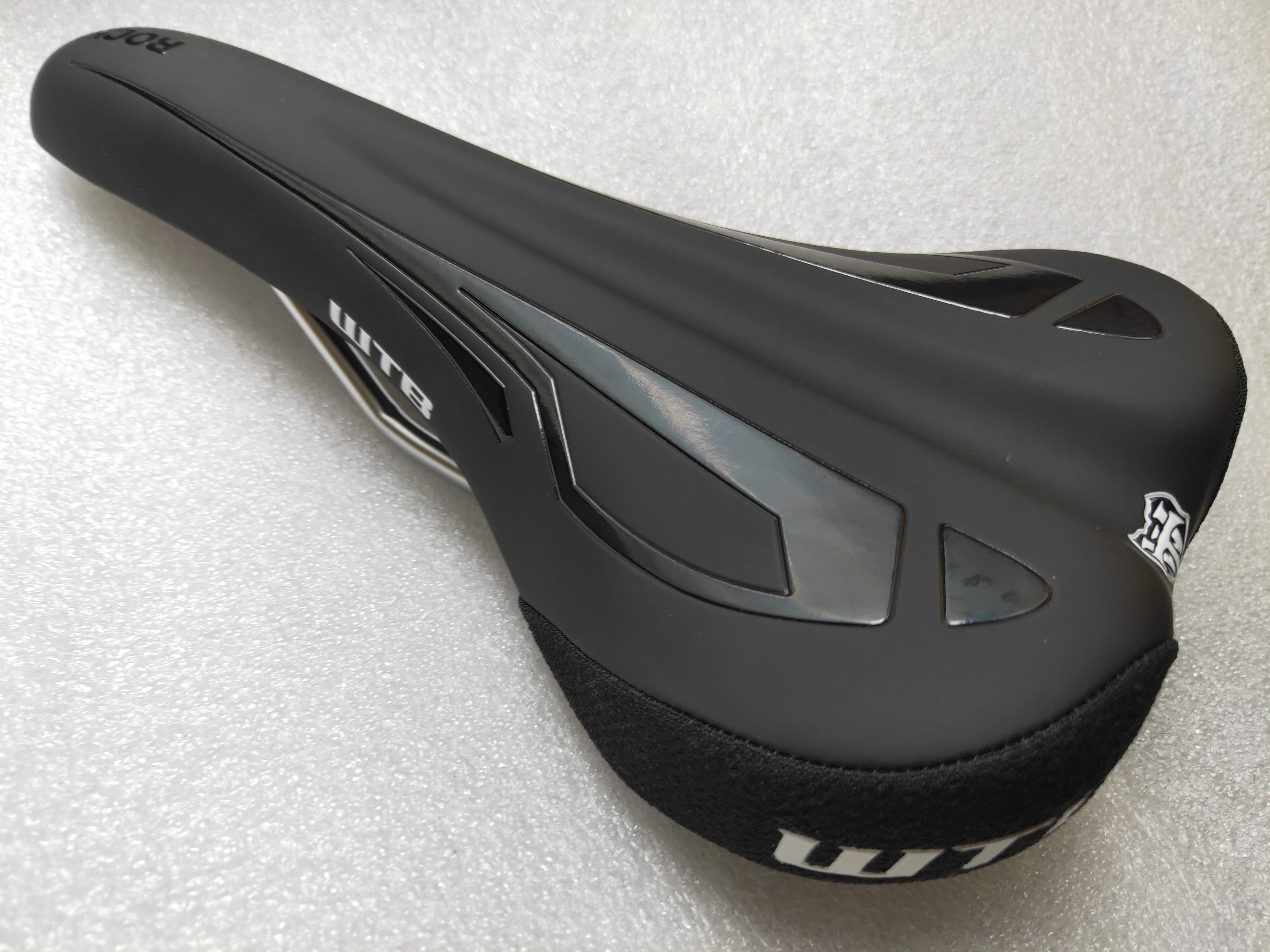 

WTB ROCKET PRO LUXE ZONE CRMO RAIL 142 SADDLE SEAT NEW BLACK WEIGHT 243G