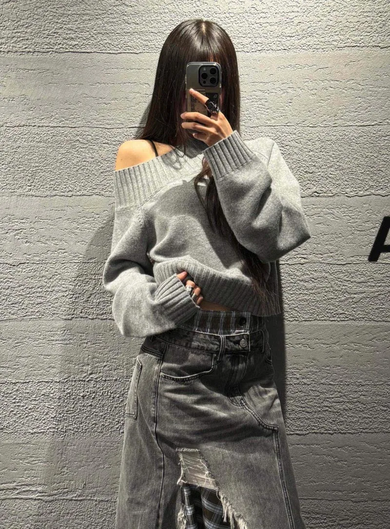 Winter women Mori girl charming fake two-piece knitted Korean style 2000s aesthetic long sleeved sweater Gyaru off shoulder