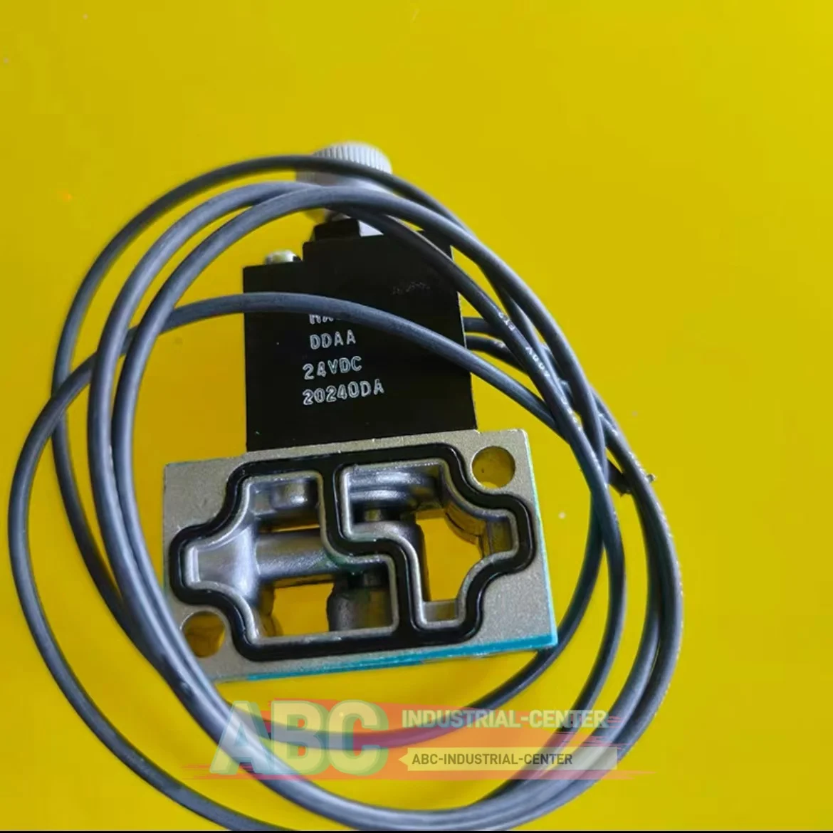 

35A-B00-DBCA-1BA 35A-B00-DBCA-BA solenoid valve 35A-SCC-DDAA-4BA 100%NEW