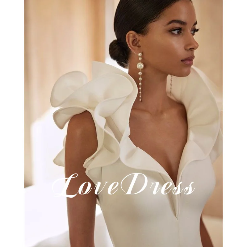 Gaun Pengantin Modern Model Putri Duyung Warna Ivory Seksi dengan Kerah V Dalam, Lengan Berkerut, Belahan Tinggi, Punggung Terbuka Sederhana dengan Kancing, Ekor Sapu, Dapat Disesuaikan