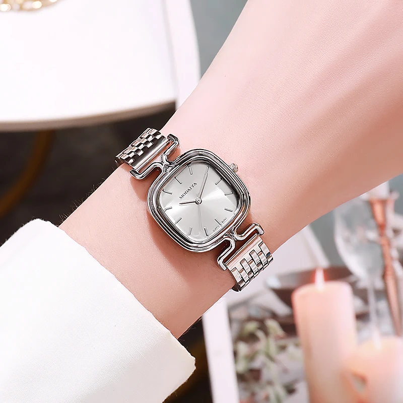 Foreign trade new casual fashion compact temperament alloy steel strip square scale women's student quartz decorative watch