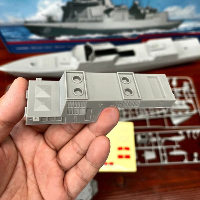 1/350 Chinese Warship Type 055 Nanchang Assembly Model DIY Hand-made Remote Control Ship Model Kit Aircraft Carrier Model