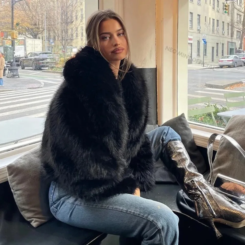 

Fake Fur Coat Chic Eco-friendly Fashion Shawl Collar Faux Fox Fur Coat Women Winter Cool Girls Short Fur Jacket Vintage Overcoat