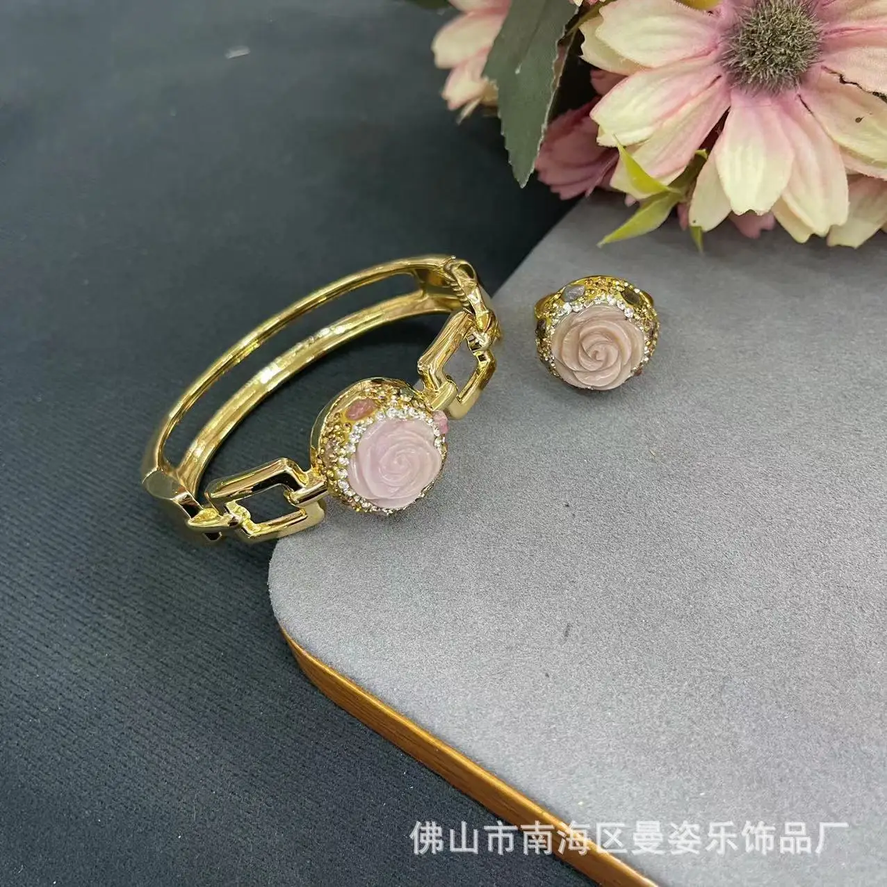 DIY accessories Natural Queen Pink Shell Carved Rose Jewelry Set Natural Stone Two-piece Jewelry French Romantic Cross-border