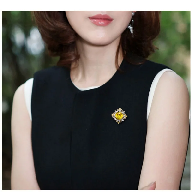 1pc Crystal Flower Alloy Brooch Personalized Fashion Retro Women's Jacket Anti-Leakage Pin Decoration Girls Jewelry Gift