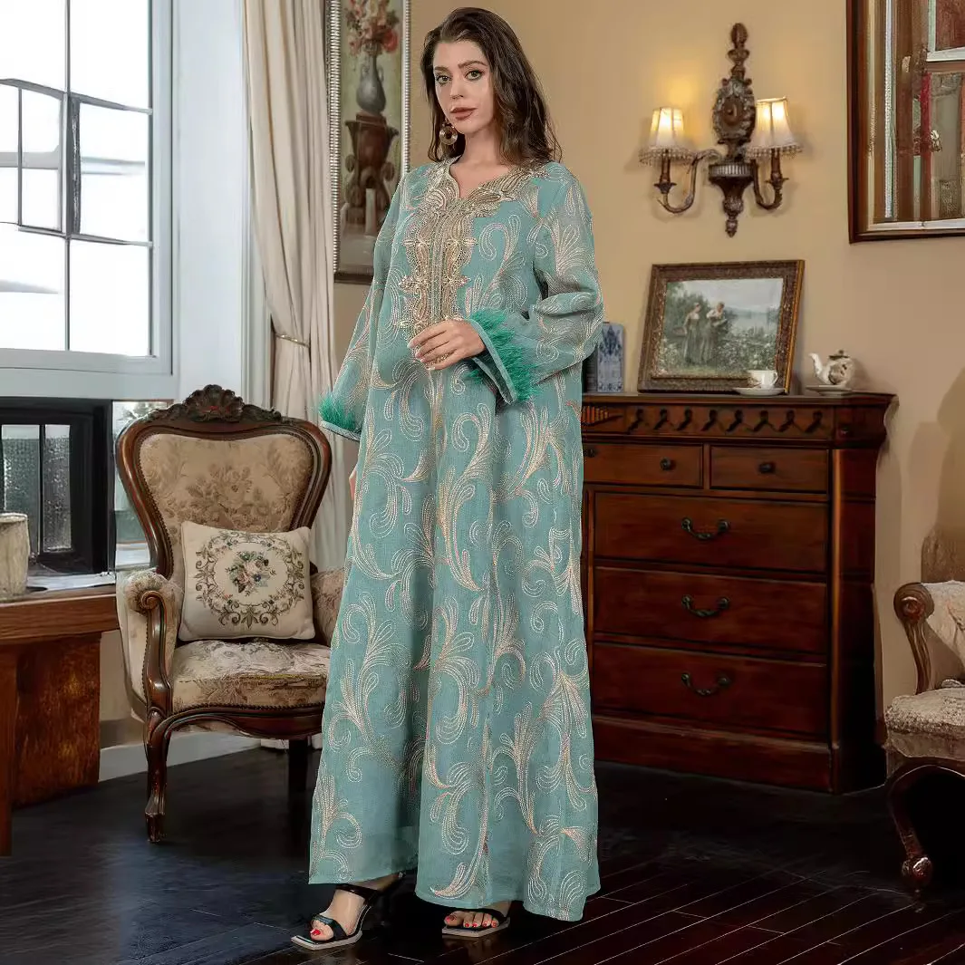 Middle East  Foreign Trade New Muslim Robe Arab Women's Long-sleeved Abaya Embroidered Dress