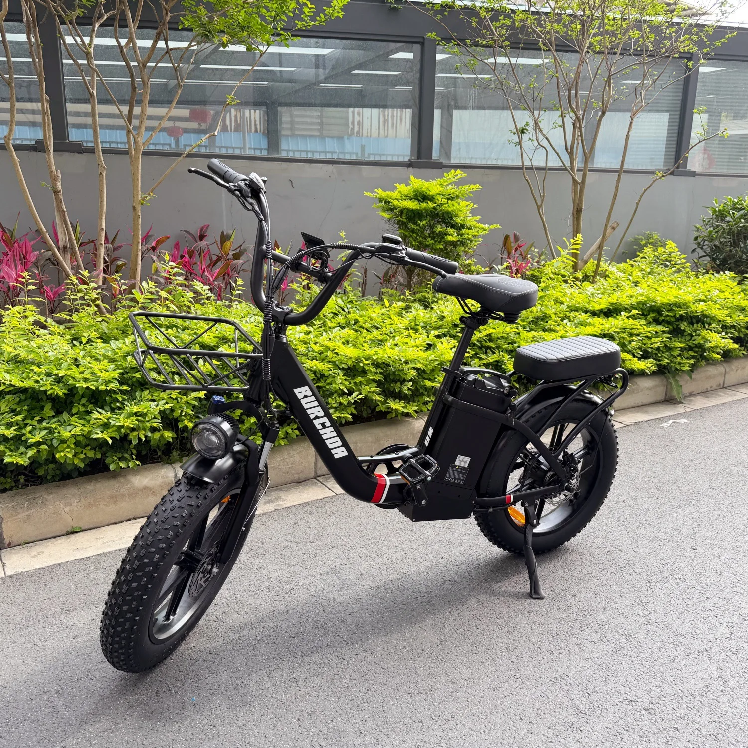 Electric mountain bike factory source merchant European and American electric car U8 long battery life 20-inch oil brake 7-speed