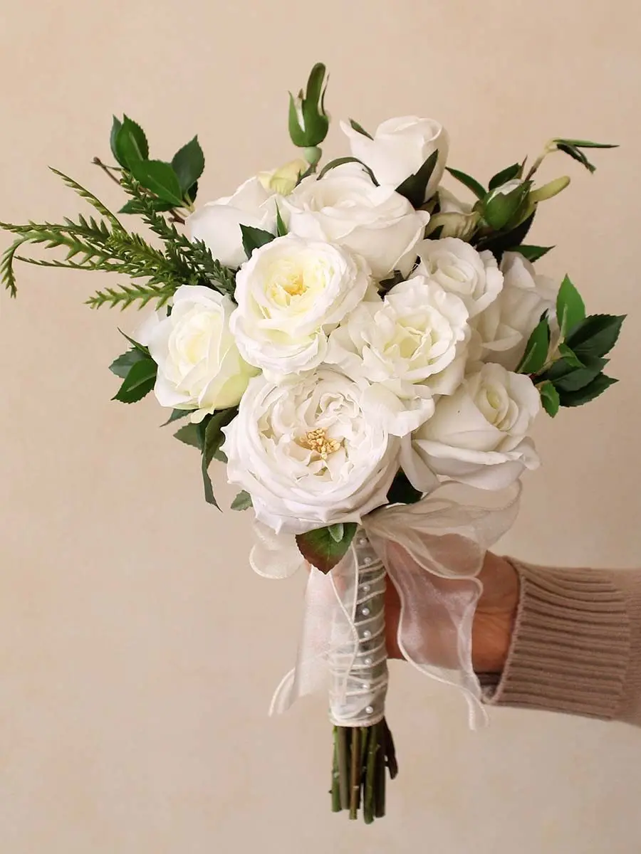 Simulated flowers, white moisturizing roses, bouquets, bridal wedding photo props, silk flowers, Korean photography