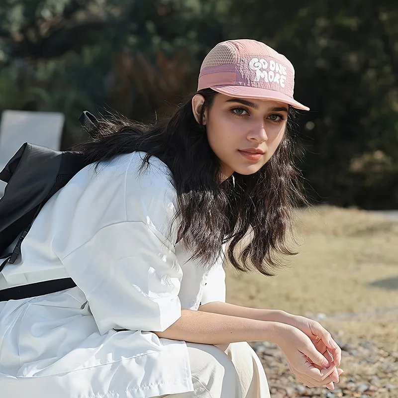 

Fashion Summer Mesh Breathable Baseball Caps Letter Duck Tongue Cap Simple Short Brim Men Women Sun Hat