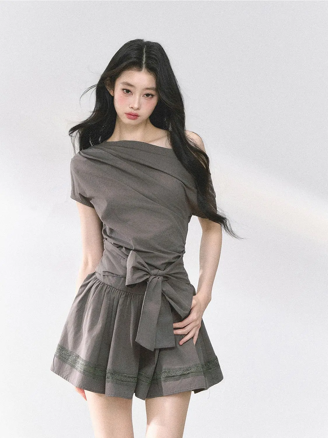 

Dress Summer Beautiful French High-End Waist-Hugging Slim Dress For Women Summer 2025 New Temperament Off-Shoulder Lace-Up Skirt
