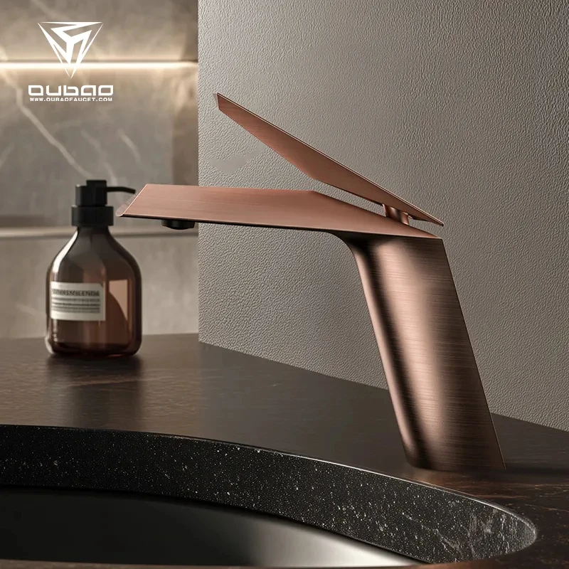 

Single handle hardware diamond design hot and cold faucet brass bathroom basin faucet