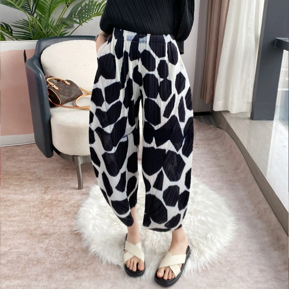 

Pleats Pleated Haren Radish Pants Casual Black And White Print Summer Thin Lantern Pants Women's Nine Points Stretch Pants