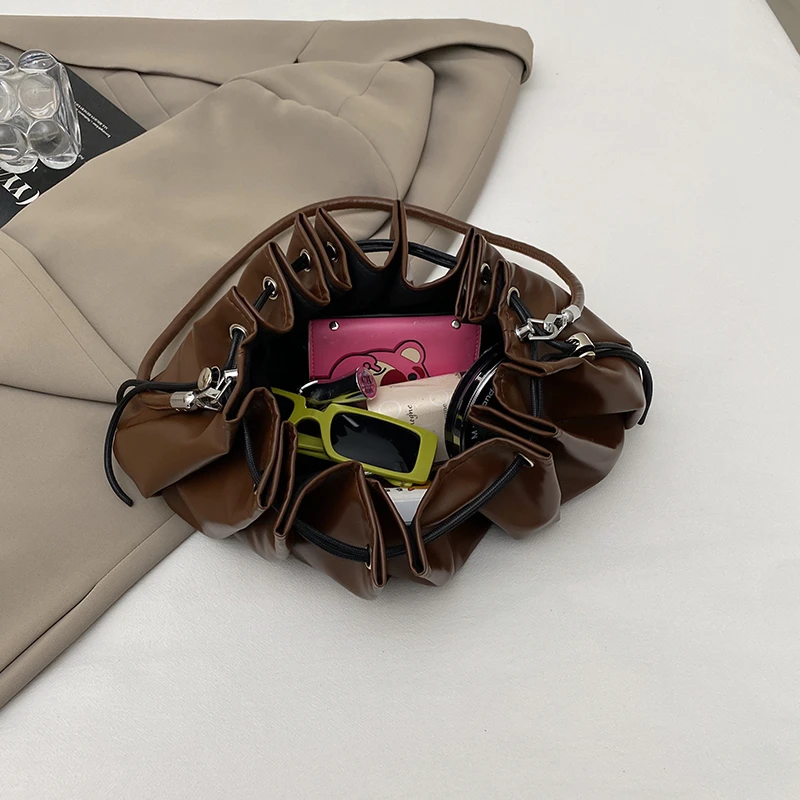 Luxury Silver Shoulder Bag For Women Brand Designer Handbag And Purse 2025 New Striped Pleated Bucket Bag Fashion Clutch Bag