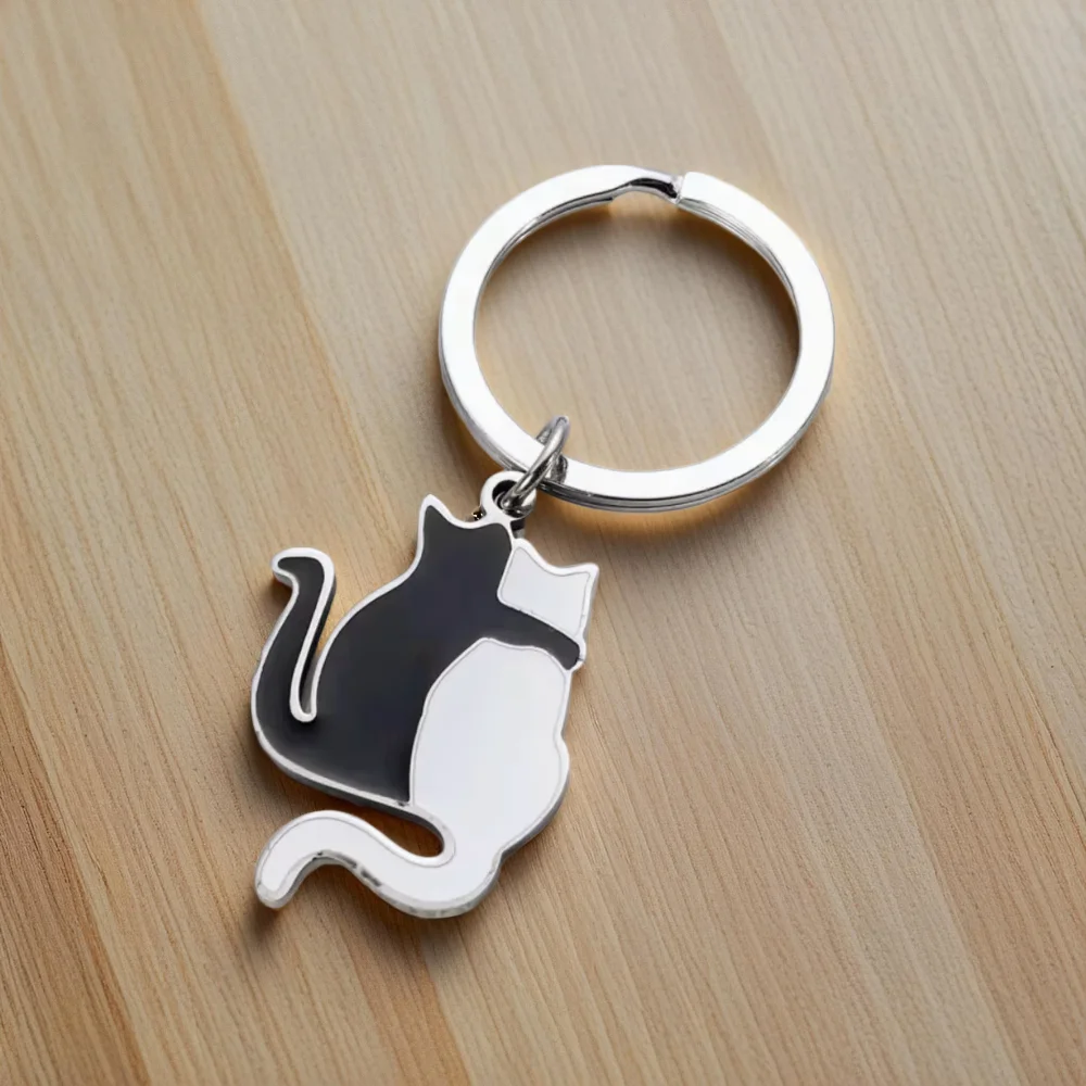 

Popular Black and White Cat Keychain Couple Custom Logo Name Keyring Key Ring Buckle Chain Backpack Car Motorcyle Pendant Gift
