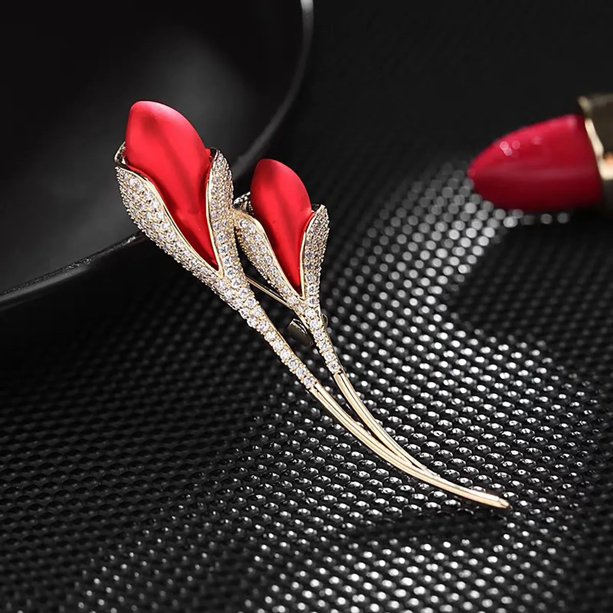 red flower pin for dress Rose Floral Brooch Pin for Women, Flower Pins for Clothes Delicate Elegant Flower Brooch Pin for Women Wedding Party Dance Banquet Dress Suit Ceremony