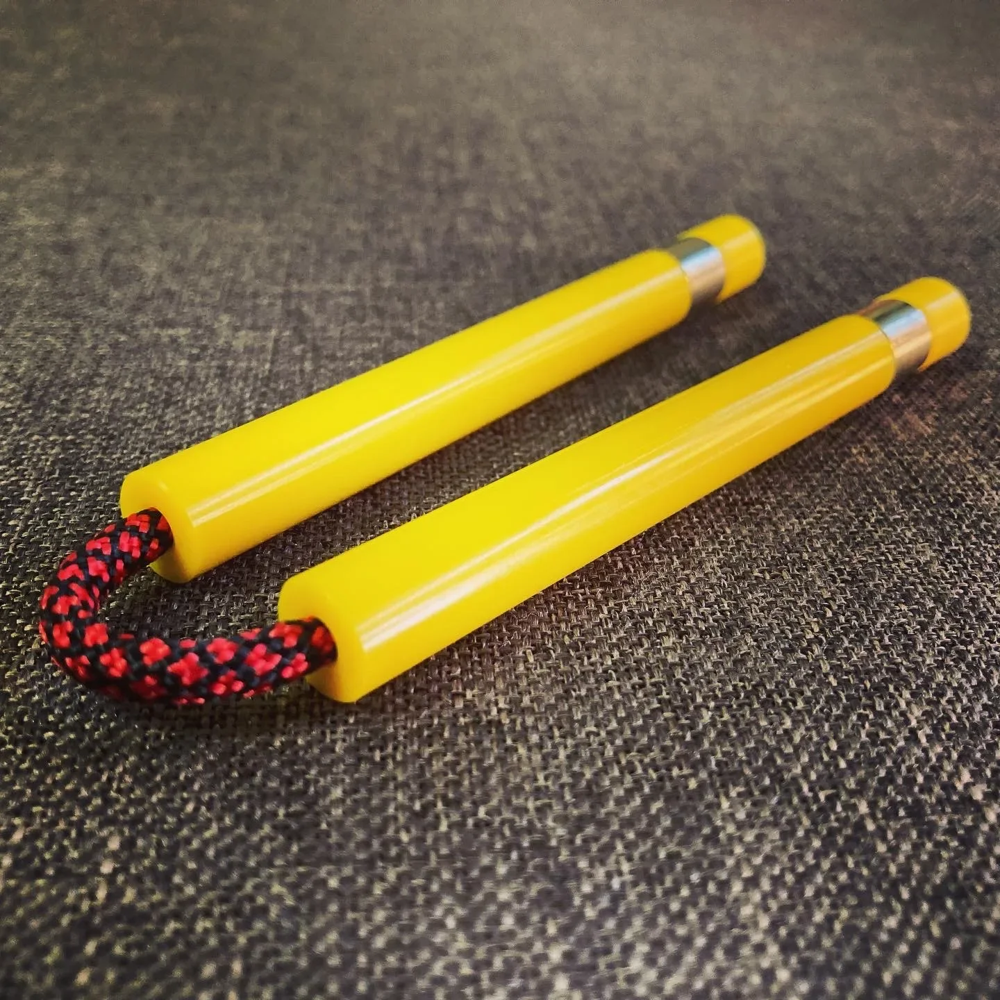 جديد صغير EDC جيب الإصبع Nunchaku الضغط لعبة أدوات تململ أدوات متعددة الوظائف في الهواء الطلق